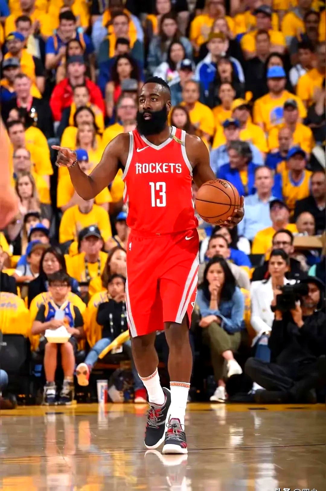 亚云体育-关于哈登在独行侠比赛中锐不可当，出色发挥引发热议！引发球迷热议的信息